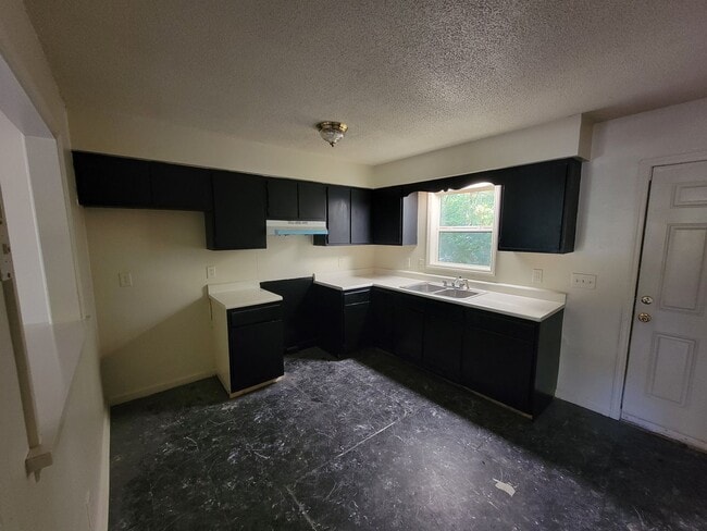 Photo - 135 Aunt Mary Ave Unidad A