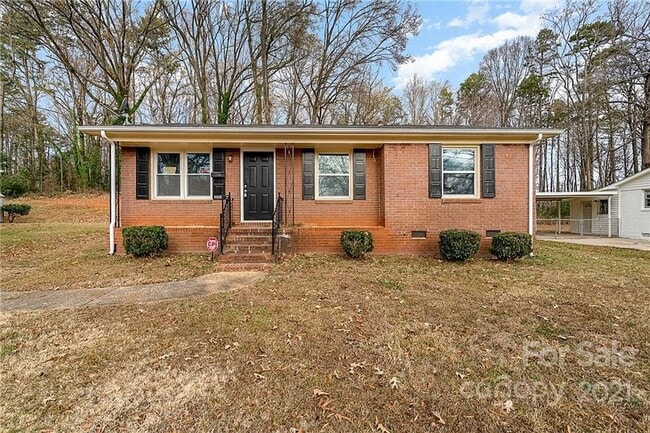 Spacious Ranch Style Home - Spacious Ranch Style Home