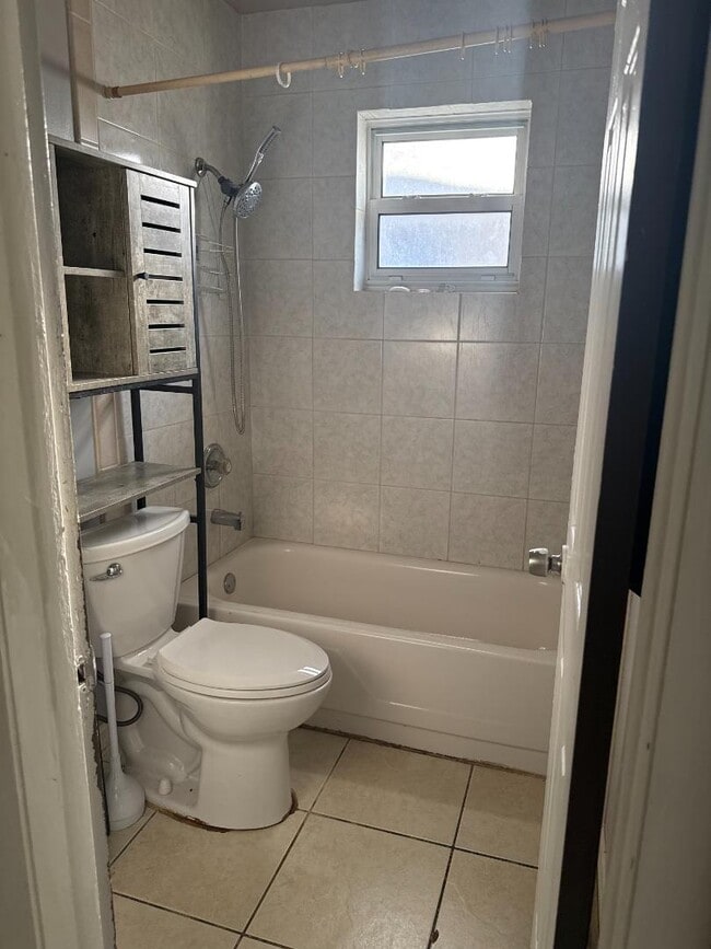 Photo - 3742 Belmont St