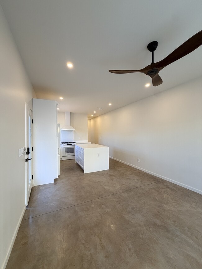 Photo - 1122 E McKinley St