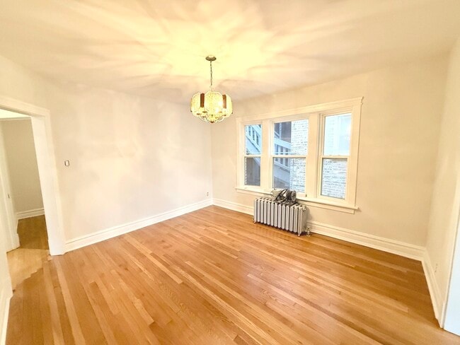 Photo - 4819 W Addison St Unidad 1