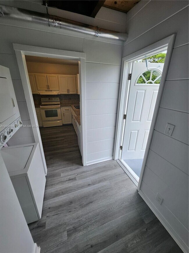 Photo - 2121 NW 28th St