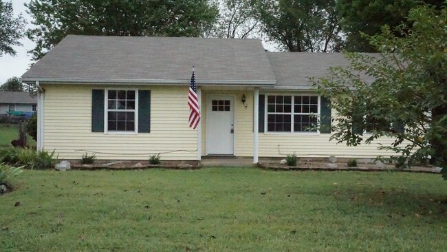Building Photo - Cute Home in Great Area of Oak Grove