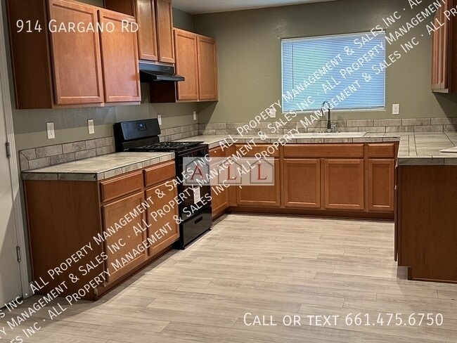 Photo - 914 Gargano Rd