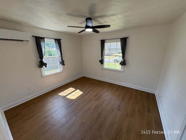 Photo - 1415 Fresno St NW