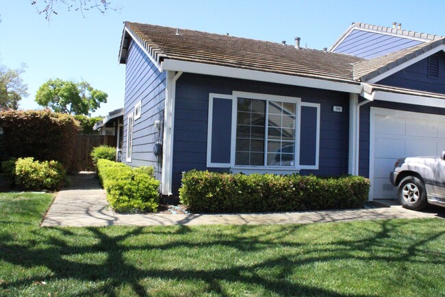 Single Story 3 Bedroom, 2 1/2 Bathroom Tow... - Single Story 3 Bedroom, 2 1/2 Bathroom Tow... Casa