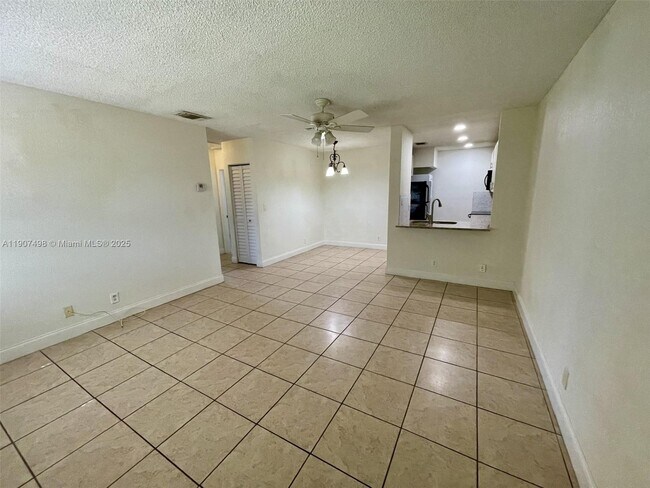Photo - 2630 Riverside Dr Unit 2630