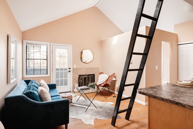 Photo - Pre Lease: Top floor One Bed One Bath Cond... Unit 303