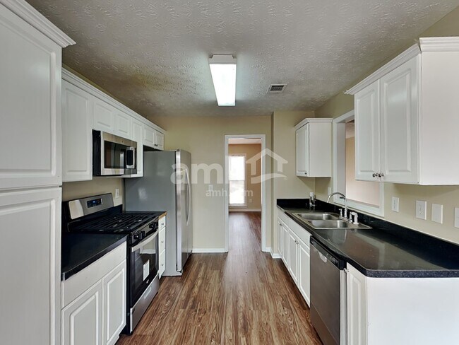 Photo - 2215 Worthington Dr