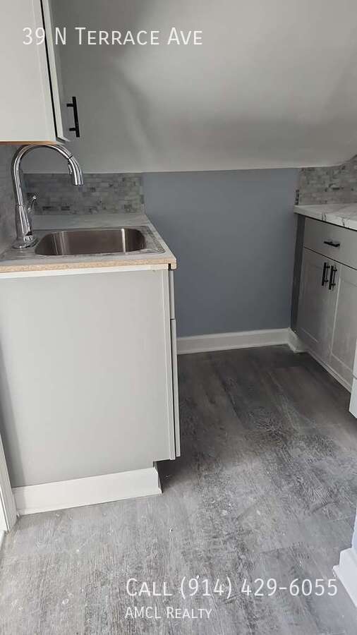 Building Photo - 39 N Terrace Ave