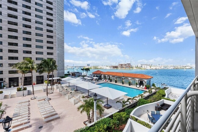 Building Photo - 335 S Biscayne Blvd Unit 908