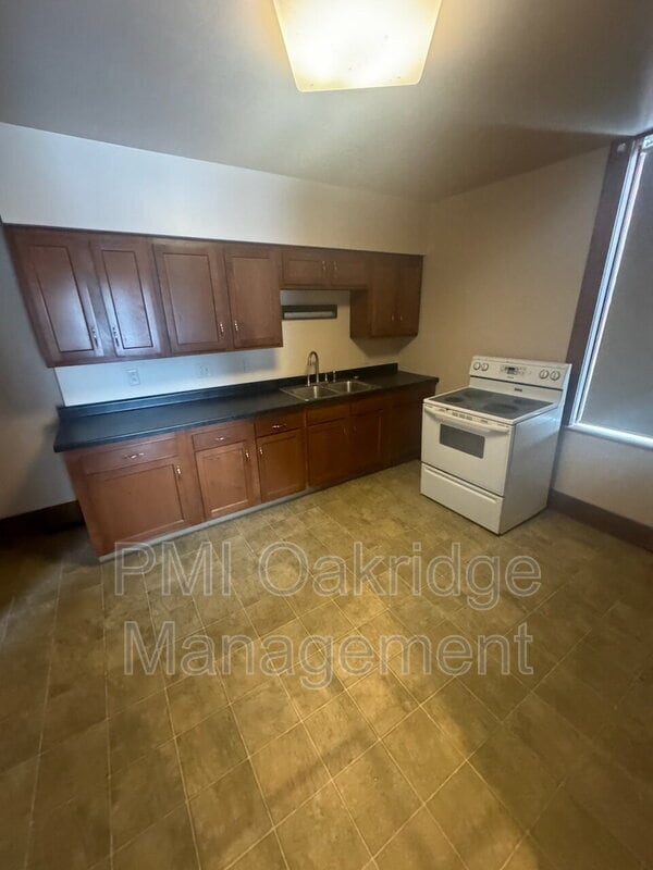 Photo - 172 S Hanover St