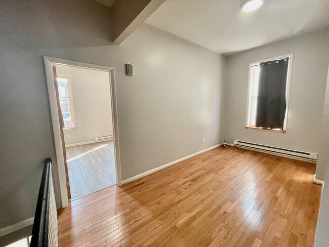 1323 W Butler St Unit 2nd Floor