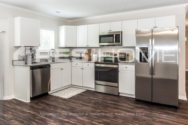 Photo - 208 Foy Rd