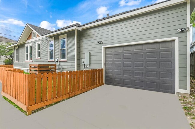 Photo - 2902 Houston Ave