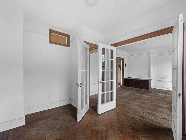 Photo - 155 Hicks St