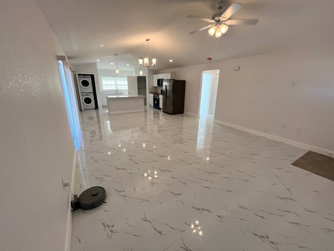 Photo - 2025 W Bermuda Rd