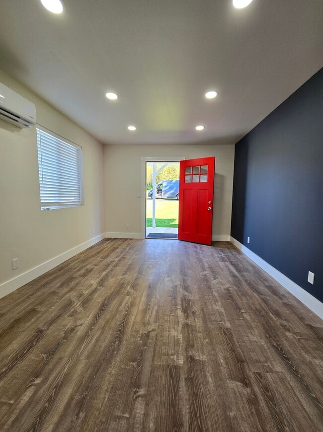 Photo - 13-15 Brenton Ln