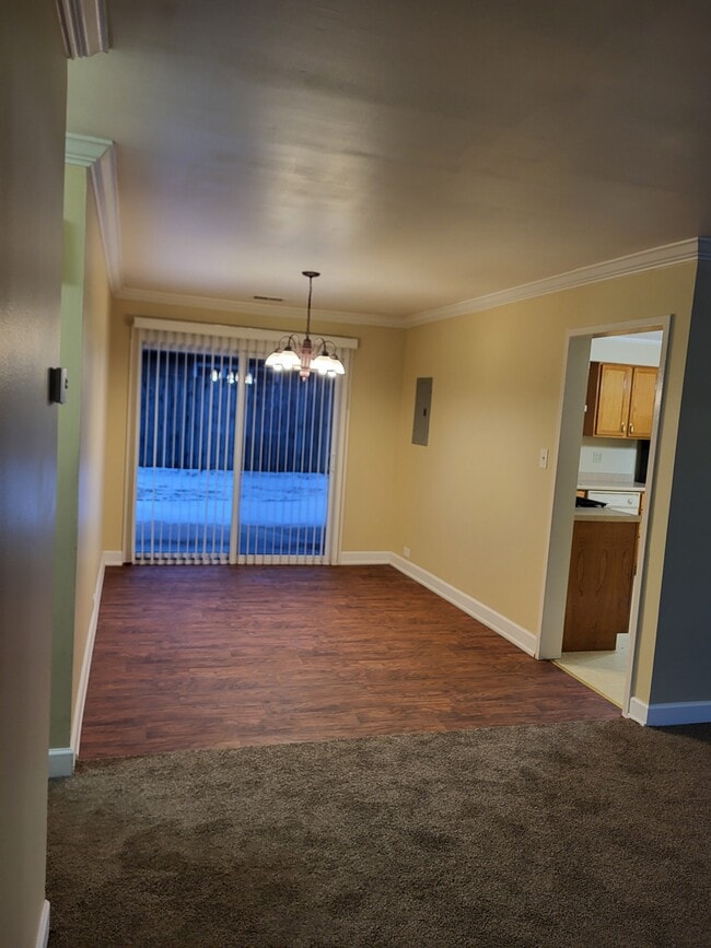 Photo - 517 Lakewood Blvd