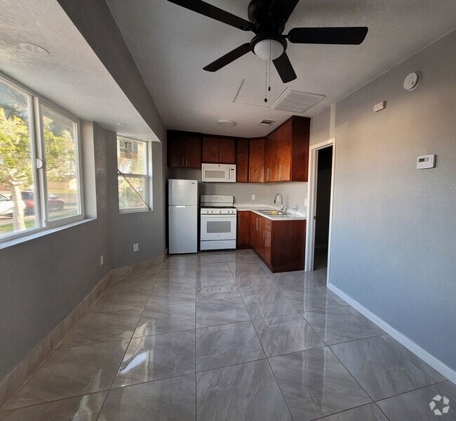Building Photo - Spacious & Modern Studio for Rent in Calex... Rental