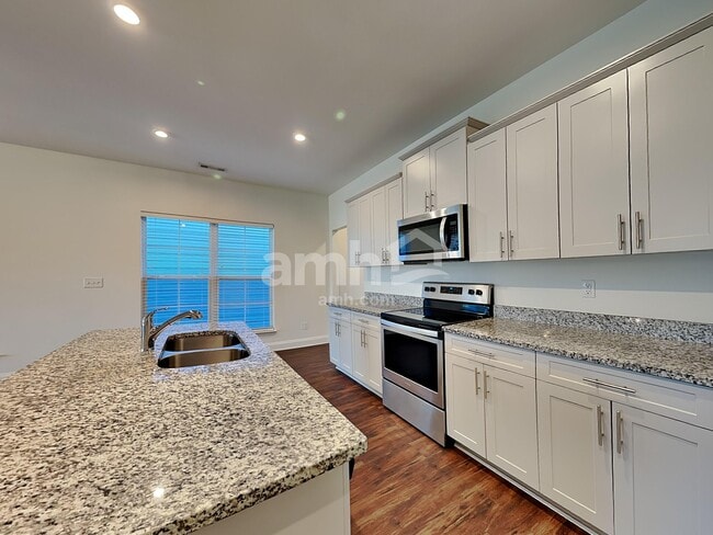 Photo - 5500 Central Grove Sq