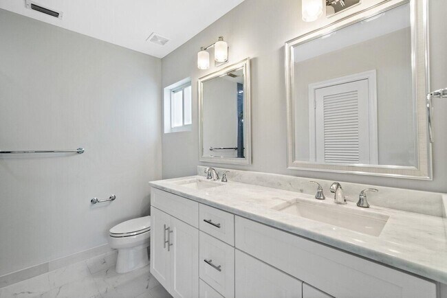 Photo - 928 SW 4th St