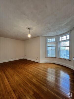 Building Photo - 1677 Beacon St Unit #2 Rental