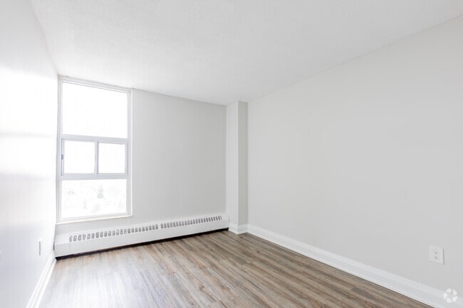 1BR, 1BA - 600SF - Bedroom