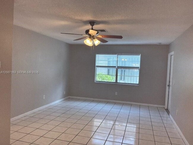 Photo - 617 S A St