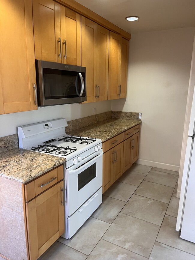 Photo - 1345 N Pacific Ave