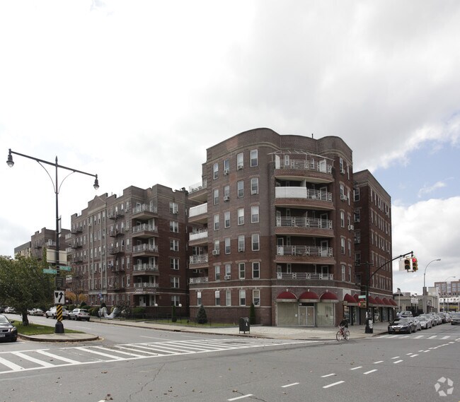 25-40 SHORE BLVD - 25-40 SHORE BLVD