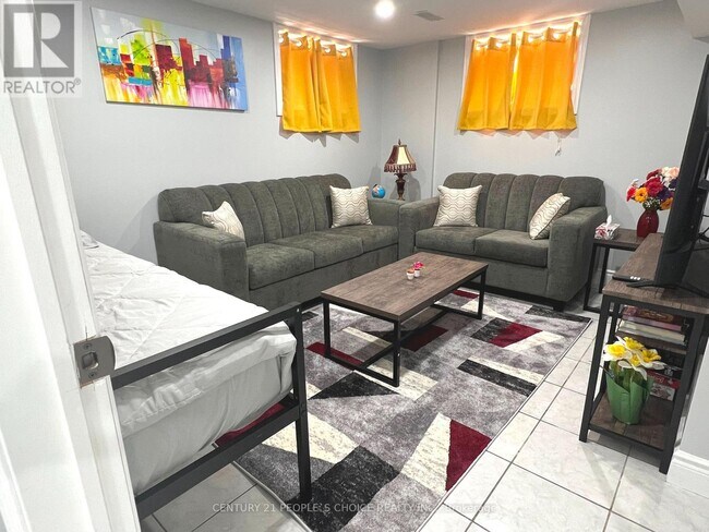 Photo - 11 Queen St S