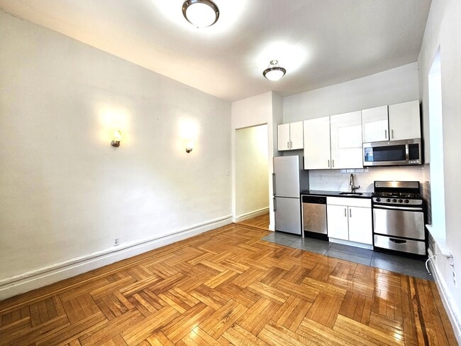 Photo - 664 W 163rd St Unit 8