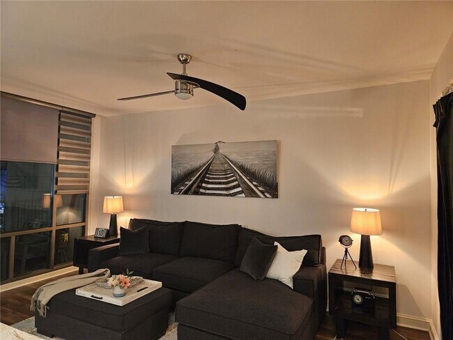 Photo - 250 Park Ave W NW Unidad 412