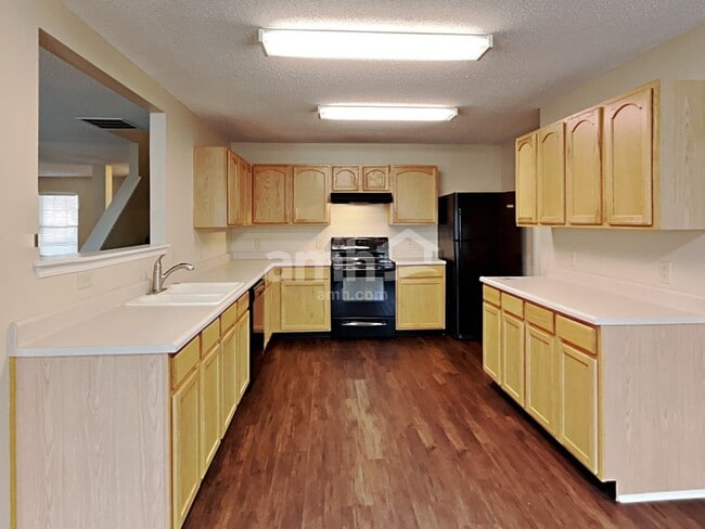 Photo - 10798 Cyrus Dr