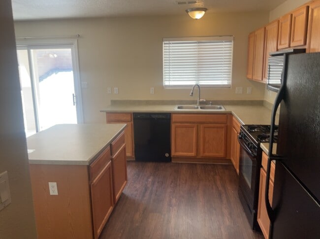 Photo - 1804 Sierra Norte Loop NE