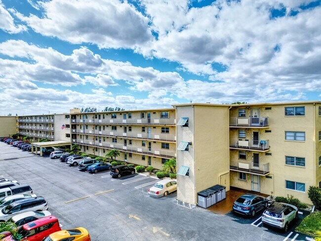 Photo - 2615 NE 3rd Ct Unit 317