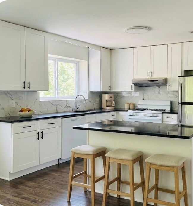 Photo - 8638 Trumbull Ave