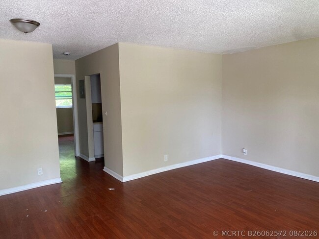 Building Photo - 403 NW 32nd Ct Unit 205