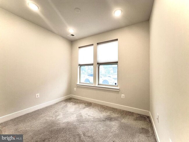Photo - 1009 Rockwell Ave