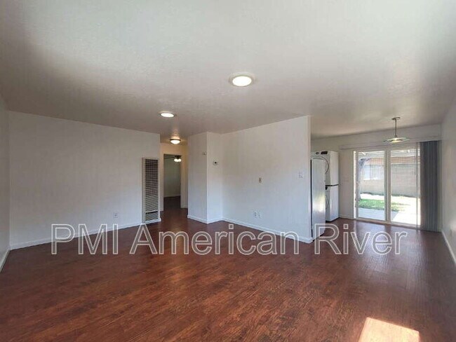 Photo - 10370 S White Rock Rd