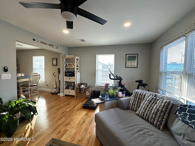 Photo - 517 Asbury Ave Unidad D