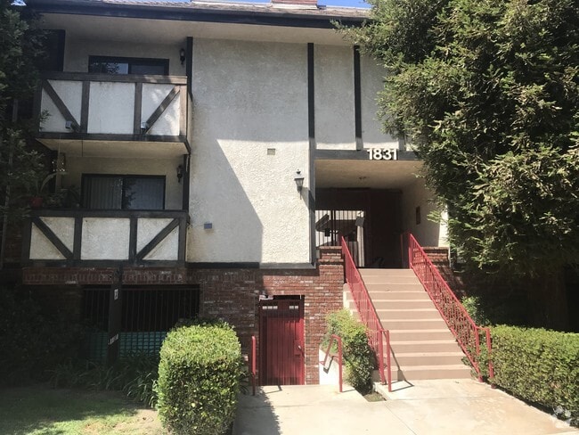 Building Photo - 1831 Purdue Ave Unit 104 Rental