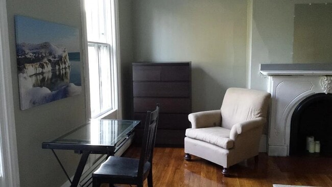 Photo - 182 Bowen St Unit #10