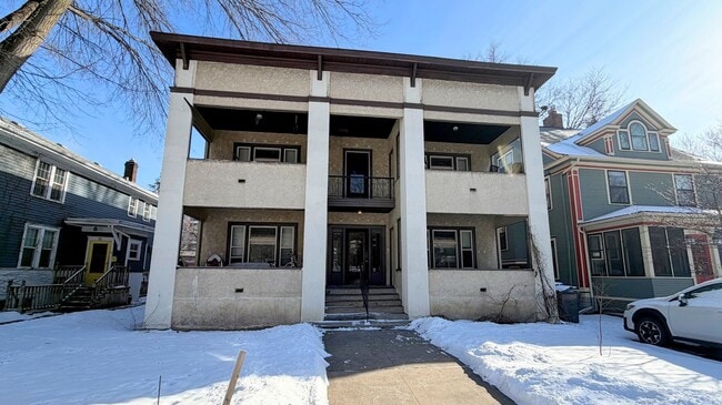 Building Photo - 2 Bedroom Apartment in Prospect Park Unit 1