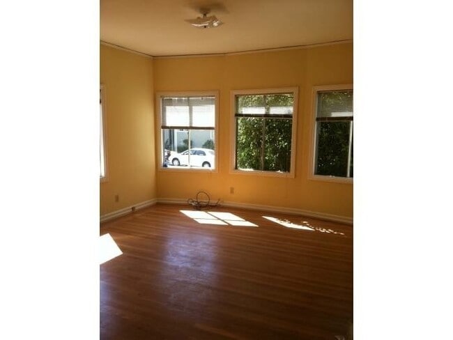 Building Photo - 2517 Virginia St