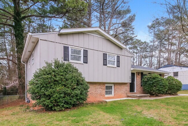 Photo - 694 Dixon Rd