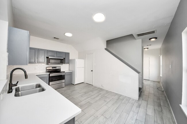 Photo - 10217 Teneha Dr