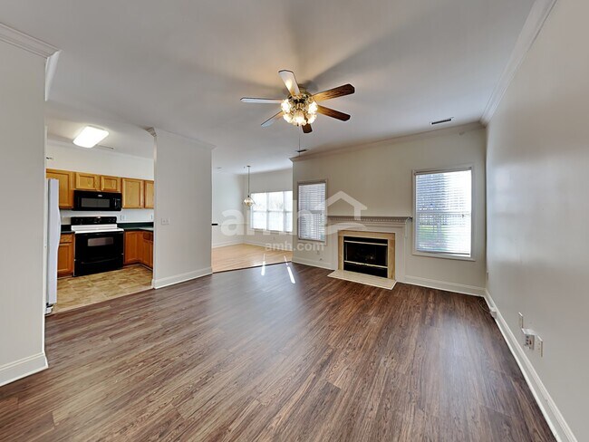 Photo - 5017 Village Lawn Dr