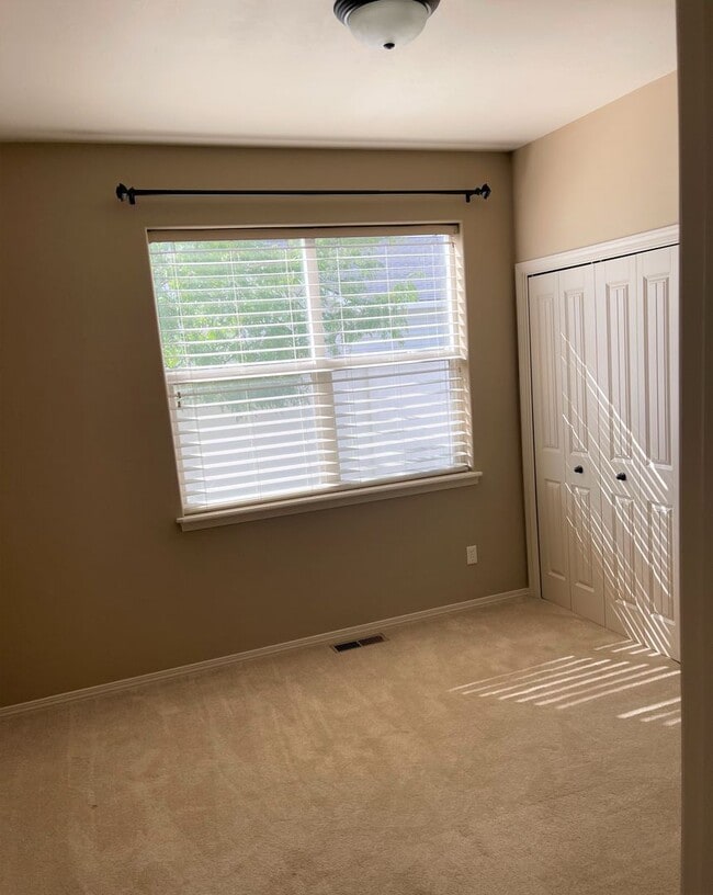 Photo - Beautiful 3 Bedroom 2 Bath Duplex.